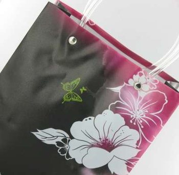 ถุงของขวัญ / ถุงหูหิ้ว ลายดอกไม้ สีดำ/ชมพู/ขาว ขนาดกลาง (12 ชิ้น)