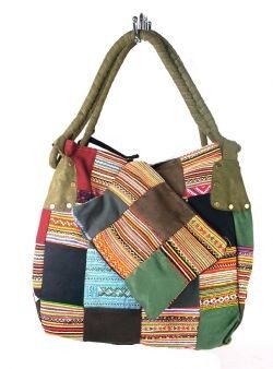 รหัสสินค้า: 97731B - B-FAIR กระเป๋าต่อผ้า (Patchwork) ขนาดเล็ก สีเขียว (1 ชิ้น)