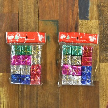กล่องของขวัญจิ๋วตกแต่งคริสต์มาส (แพ็ค 12 ชิ้น)