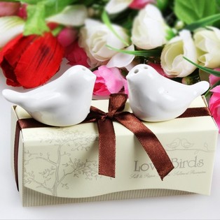 ชุดขวดเกลือและพริกไทย "LOVE BIRDS" ของชำร่วยแต่งงาน (5 ชิ้น)