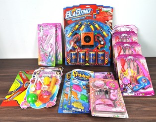 สินค้าค้างสต็อก ของเล่นคละแบบ (17 ชิ้น)